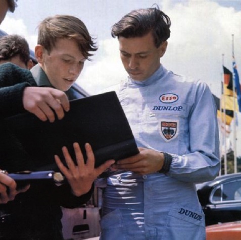 Séance de dédicace au GP de Solitude 1962 Séance de dédicace au GP de Solitude 1962
